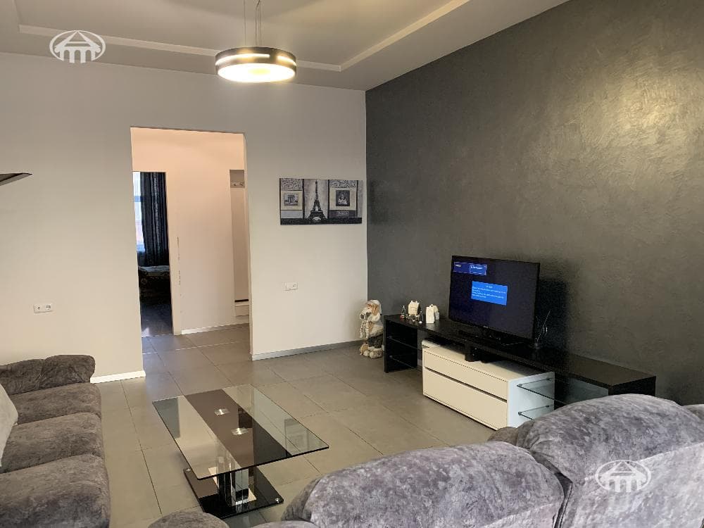 Apartment · 3 rooms · 92 m² · Kentron