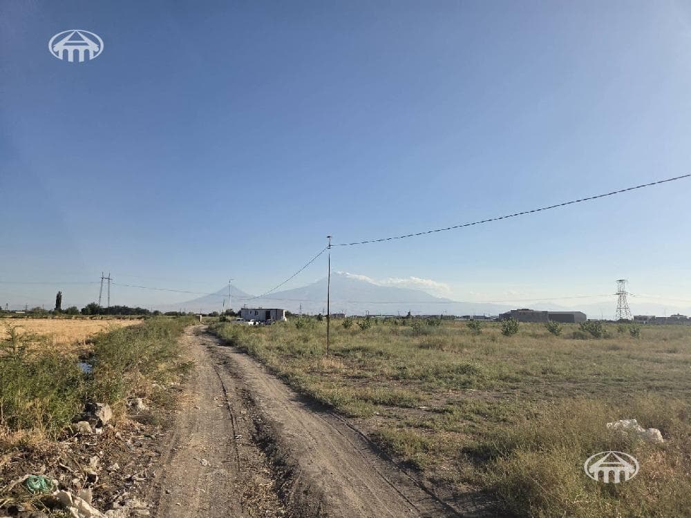 Commercial property · 256 m² · Aintap