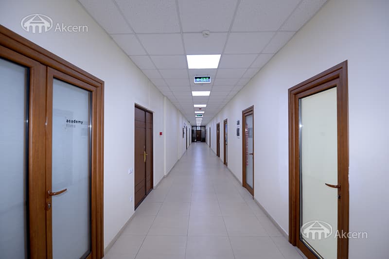 Office · 461 m² · Kentron