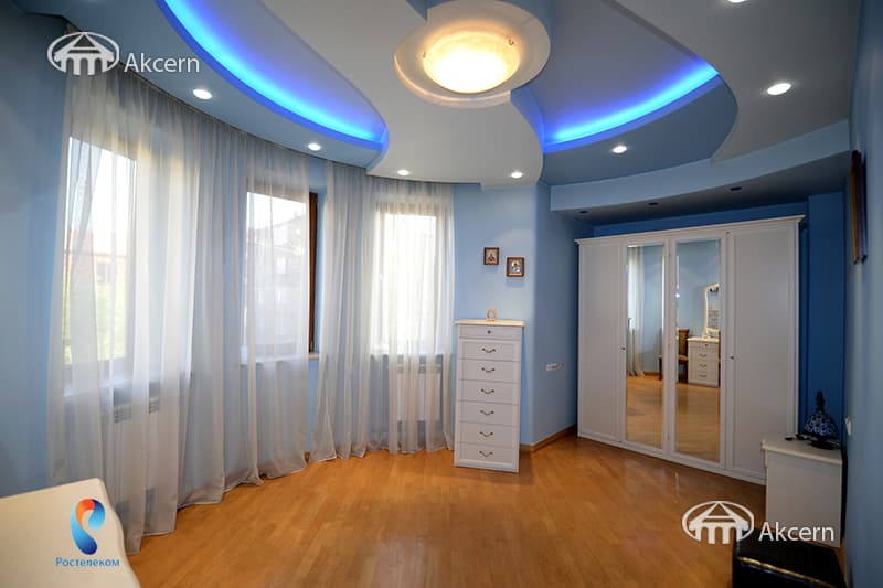 House · 6 rooms · 280 m² · Arabkir