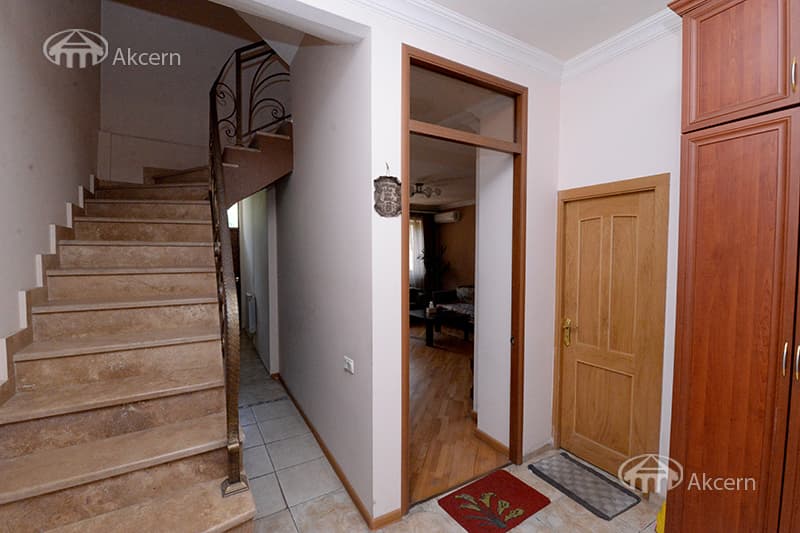 Дом · 6 комн. · 226 м² · Эребуни
