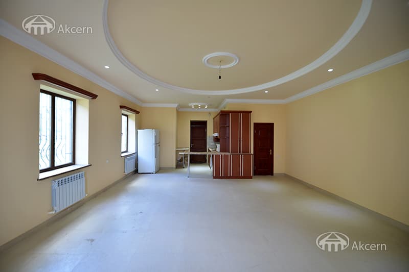 Загородный дом · 5 комн. · 249 м² · Раздан