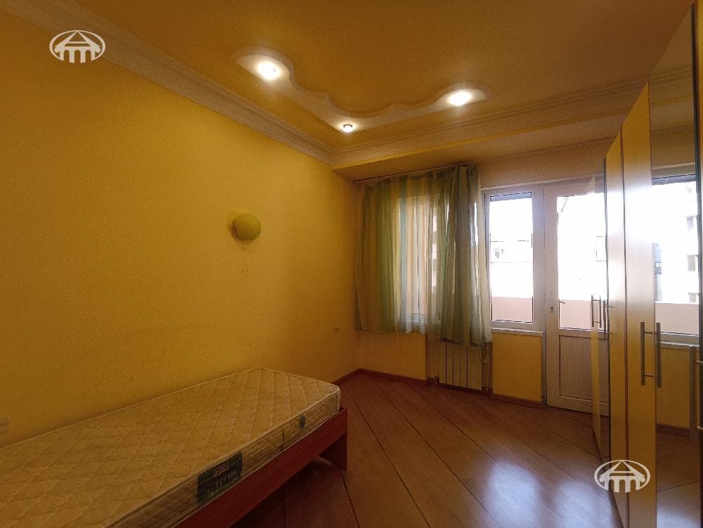 Квартира · 3 комн. · 94 м² · Кентрон