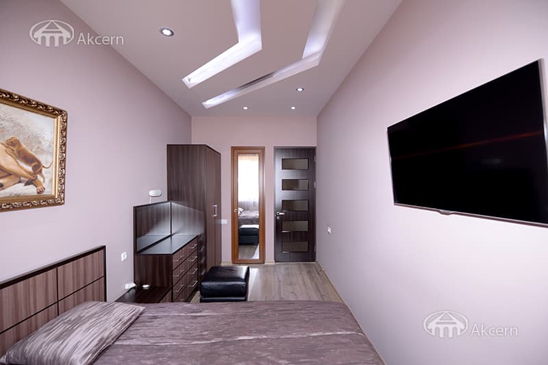 Квартира · 3 комн. · 100 м² · Кентрон