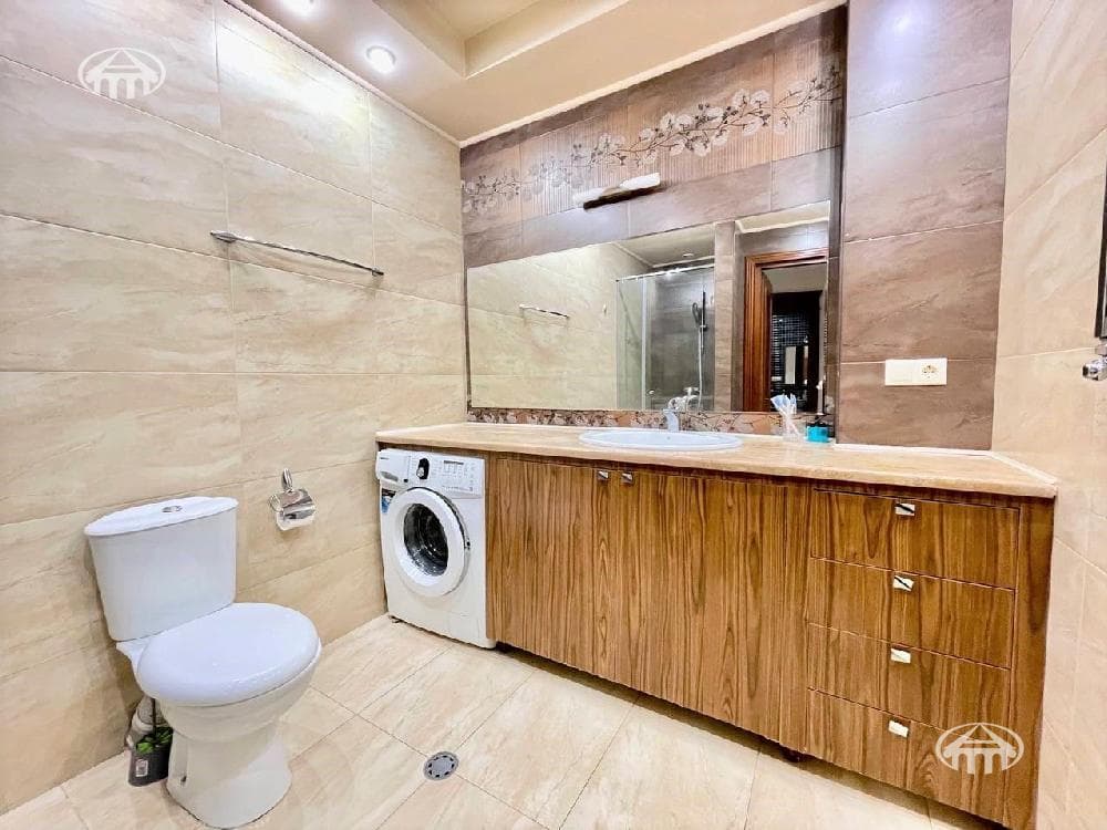 Բնակարան · 3 սեն. · 127 մ² · Կենտրոն