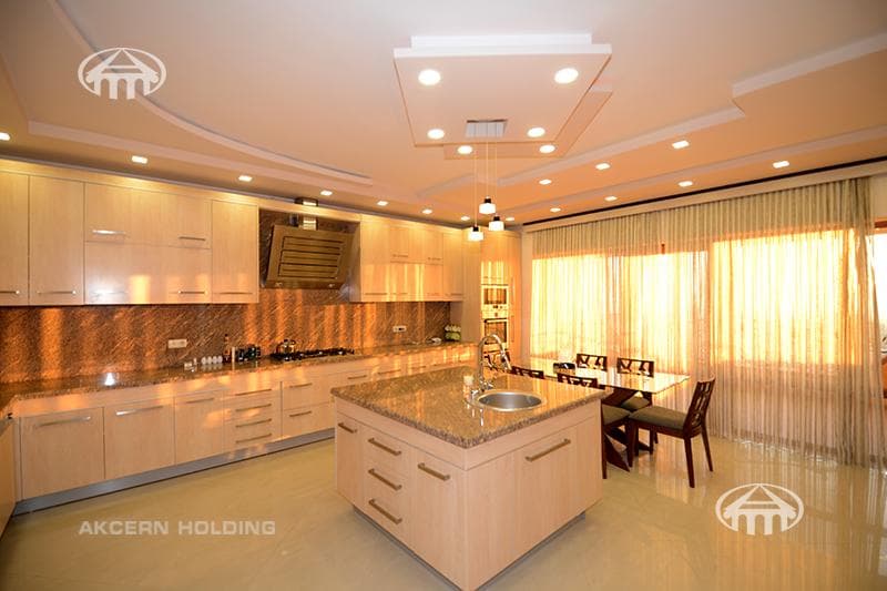 Apartment · 5 rooms · 298 m² · Kentron