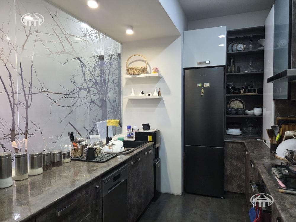 Apartment · 2 rooms · 75 m² · Kentron