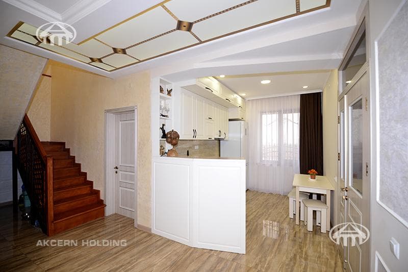 Mansion · 4 rooms · 220 m² · Zovuni