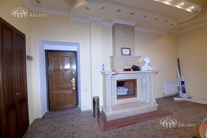 Apartment · 4 rooms · 150 m² · Kentron