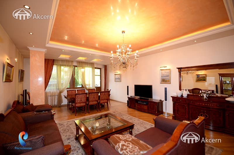 House · 6 rooms · 280 m² · Arabkir