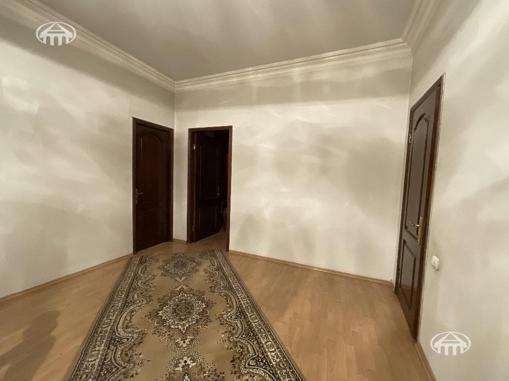 Առանձնատուն · 6 սեն. · 279 մ² · Կենտրոն