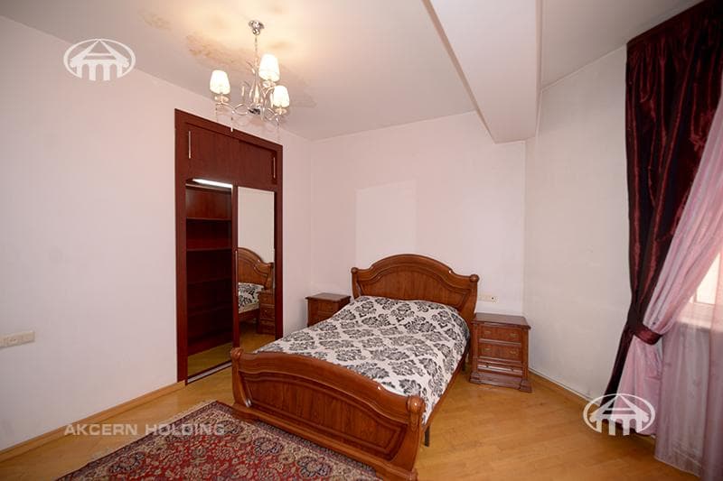 Apartment · 3 rooms · 105 m² · Kentron