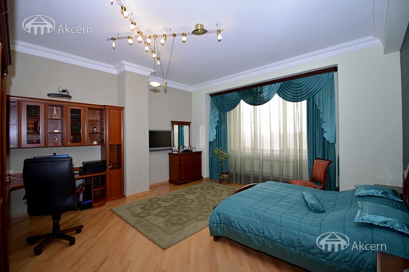 Особняк · 6 комн. · 437 м² · Аван