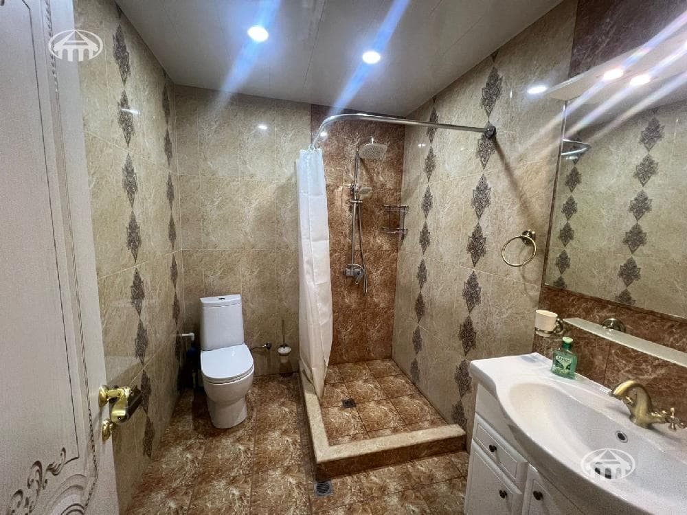Բնակարան · 2 սեն. · 72 մ² · Կենտրոն
