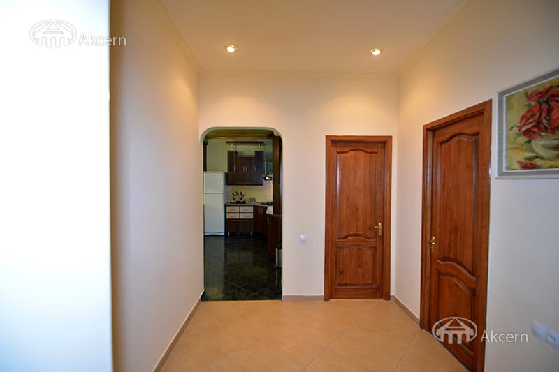 Квартира · 3 комн. · 140 м² · Арабкир