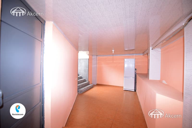 House · 4 rooms · 177 m² · Kentron