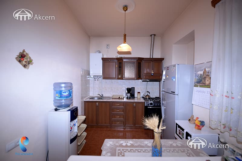 House · 3 rooms · 90 m² · Kentron