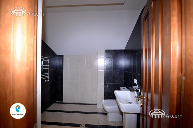Mansion · 7 rooms · 729 m² · v. Arinj