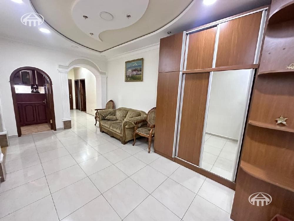 Բնակարան · 4 սեն. · 115 մ² · Կենտրոն