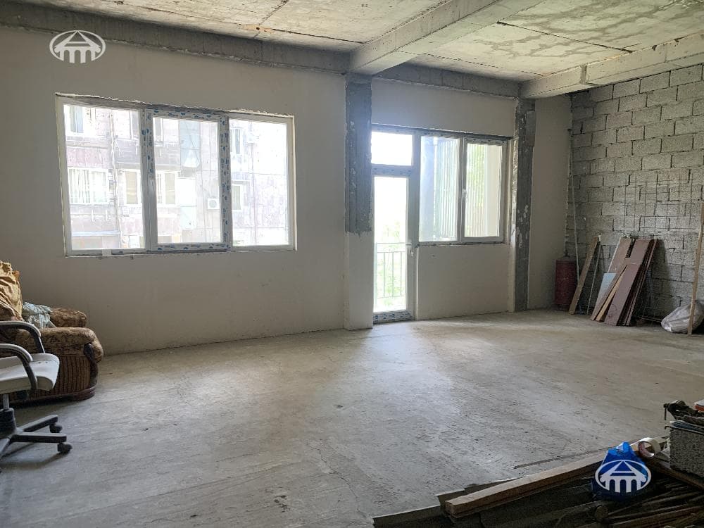 Квартира · 3 комн. · 132 м² · Кентрон