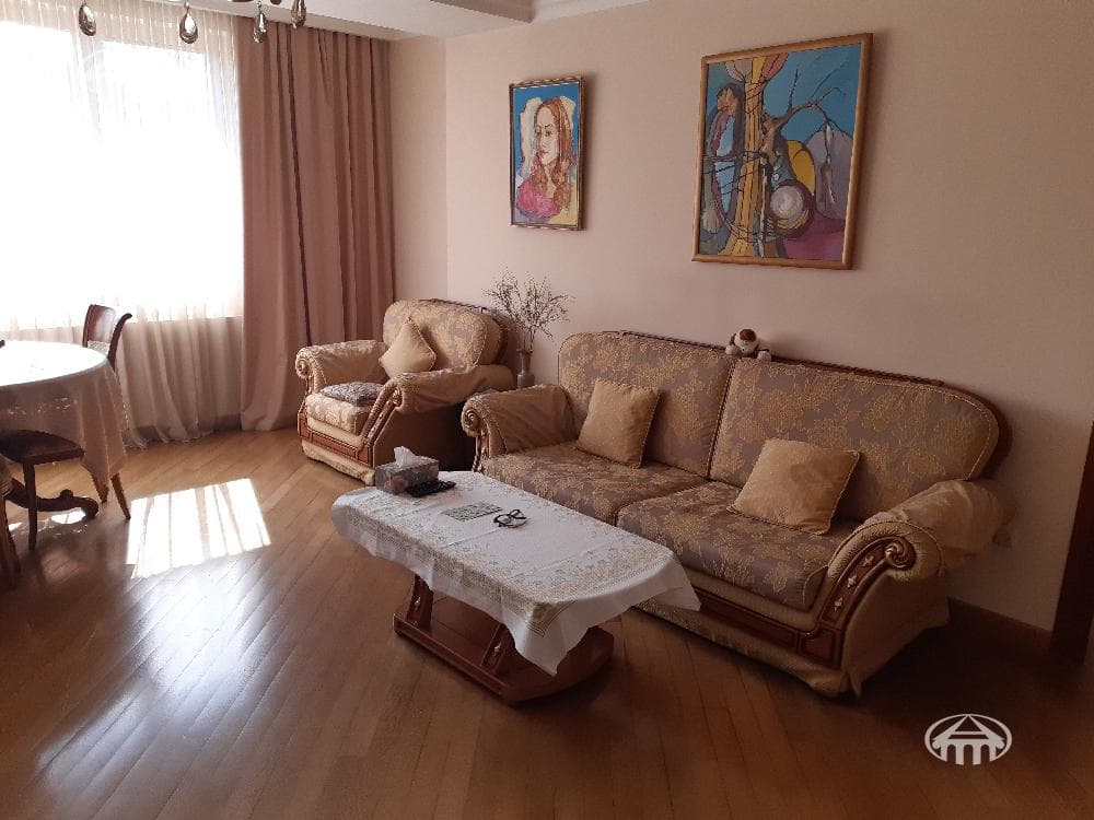 Квартира · 4 комн. · 135 м² · Кентрон