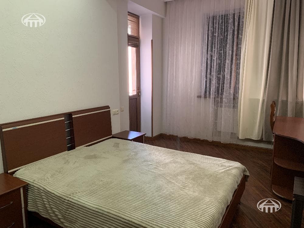 Квартира · 3 комн. · 96 м² · Кентрон