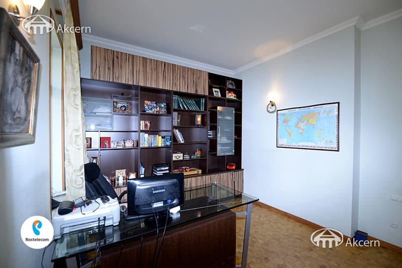Բնակարան · 5 սեն. · 350 մ² · Կենտրոն