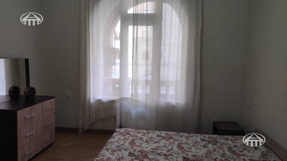 Apartment · 3 rooms · 96 m² · Kentron