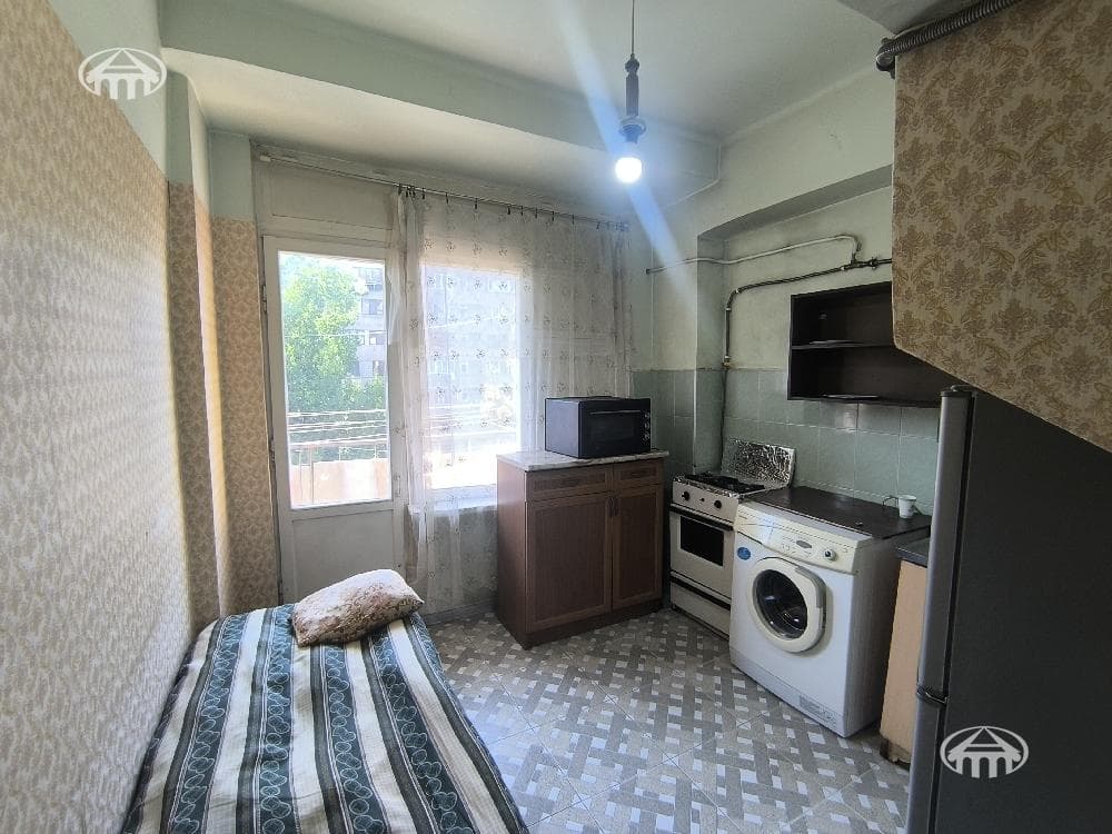 Apartment · 1 rooms · 40 m² · Kentron