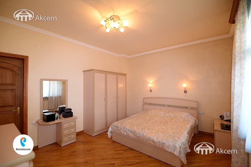 Բնակարան · 5 սեն. · 350 մ² · Կենտրոն