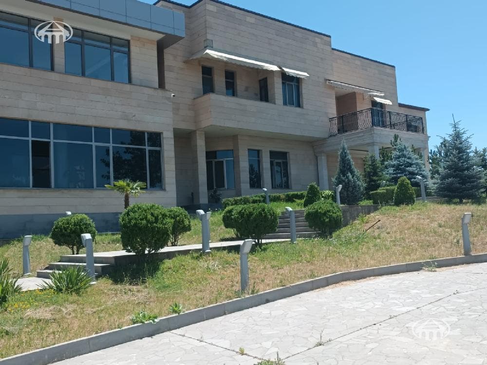 Особняк · 7 комн. · 873 м² · Нор-Норк