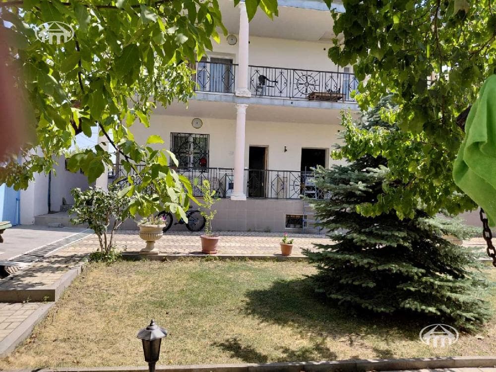 Mansion · 311 m² · v. Mughni