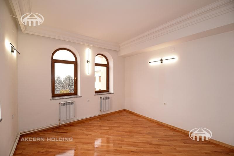 Առանձնատուն · 9 սեն. · 584 մ² · Արաբկիր