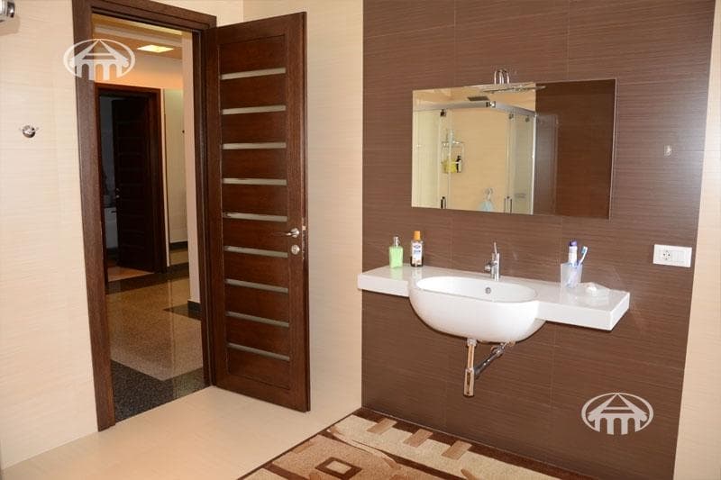 Apartment · 4 rooms · 239 m² · Arabkir