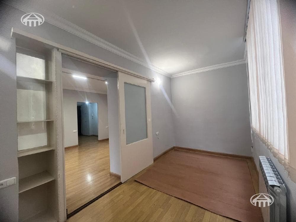 Office · 52 m² · Kentron