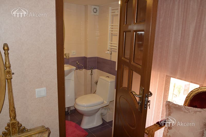 Квартира · 4 комн. · 108 м² · Кентрон