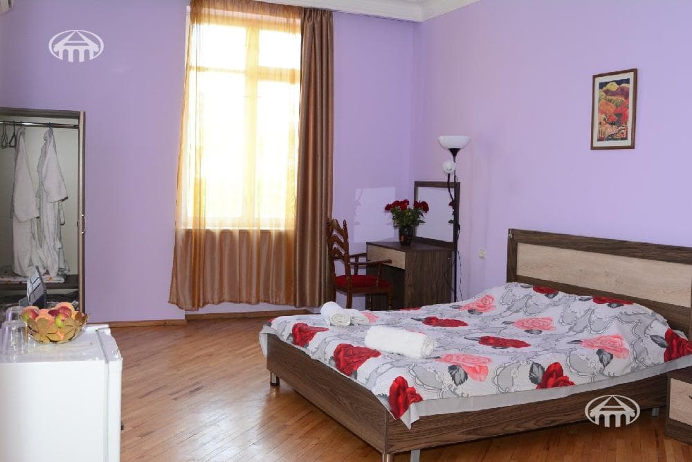 Особняк · 9 комн. · 700 м² · Арабкир
