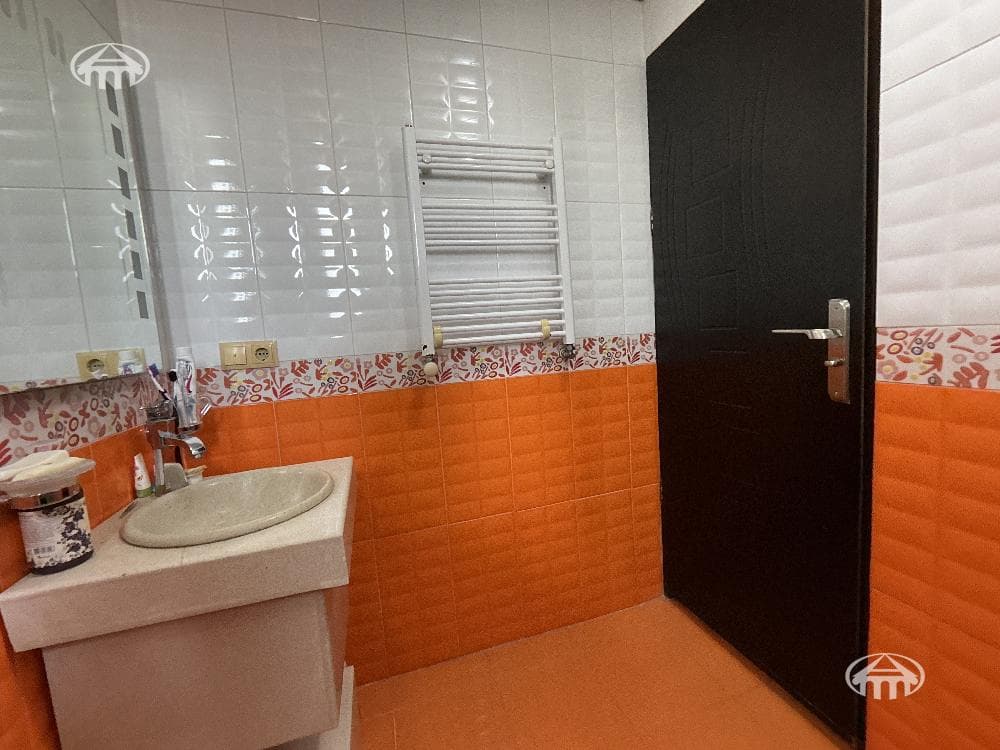Квартира · 4 комн. · 115 м² · Кентрон