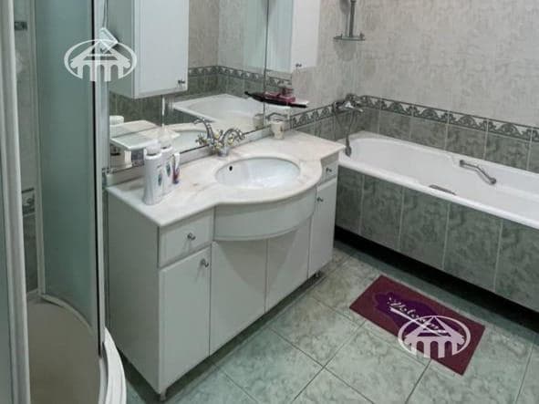 Mansion · 5 rooms · 350 m² · Erebuni