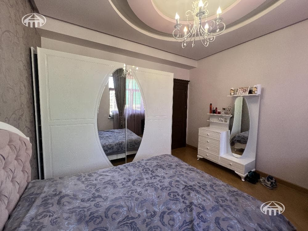 Apartment · 4 rooms · 132 m² · Kentron