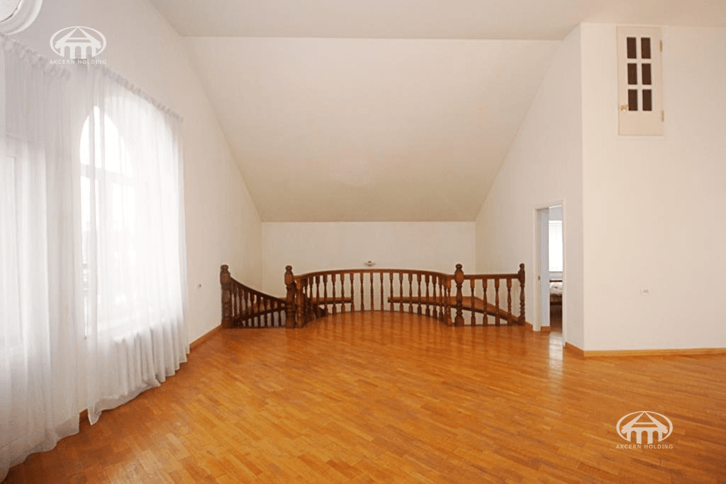 Дом · 8 комн. · 675 м² · Арабкир