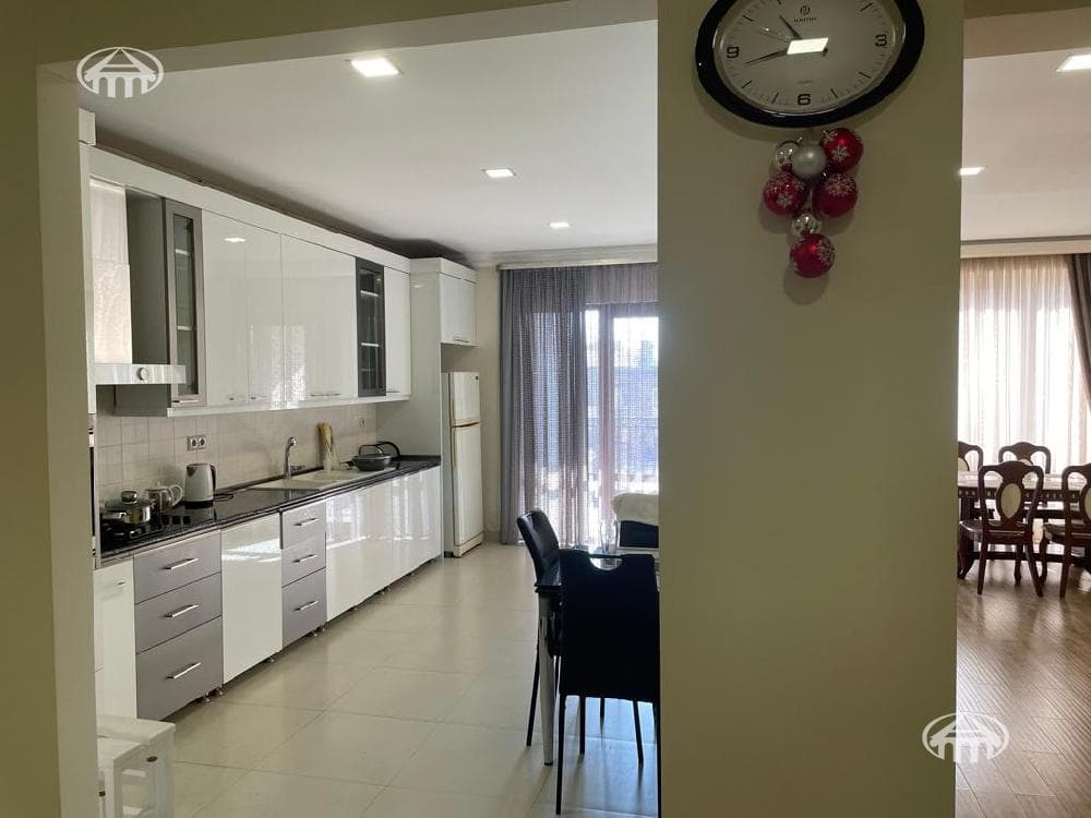 Квартира · 4 комн. · 169 м² · Арабкир