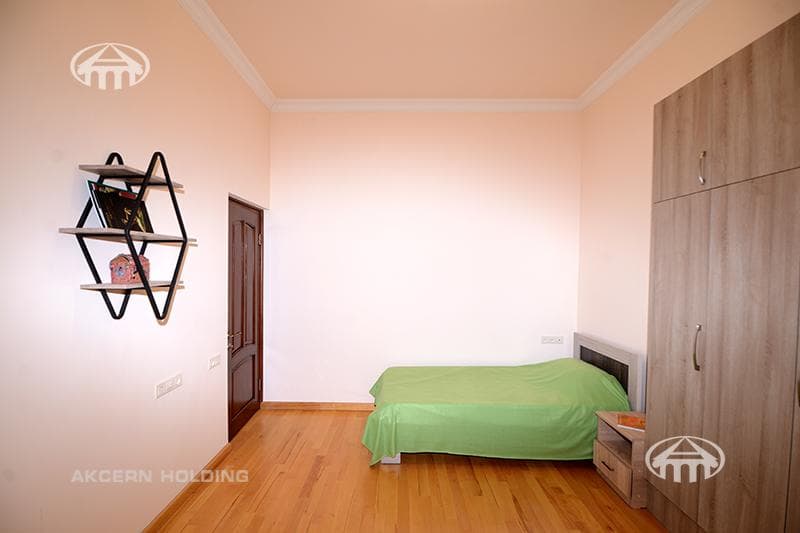 Առանձնատուն · 4 սեն. · 280 մ² · Առինջ
