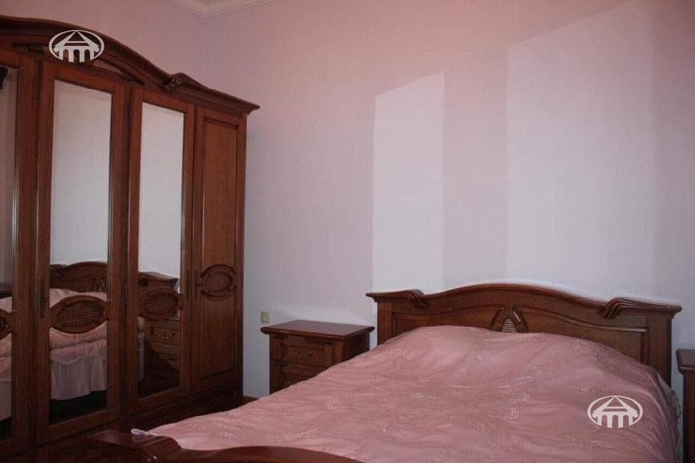 Առանձնատուն · 7 սեն. · 330 մ² · Էրեբունի