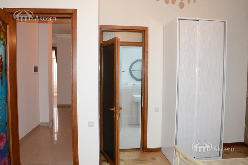 Առանձնատուն · 9 սեն. · 400 մ² · Քանաքեռ-Զեյթուն