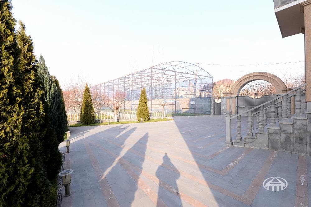 Mansion · 8 rooms · 917 m² · Malatia-Sebastia