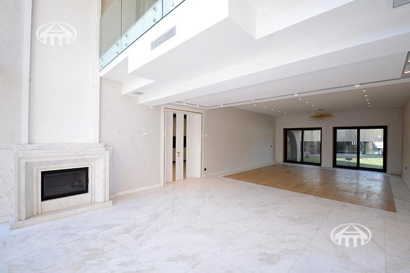 Mansion · 6 rooms · 1,022 m² · Kentron