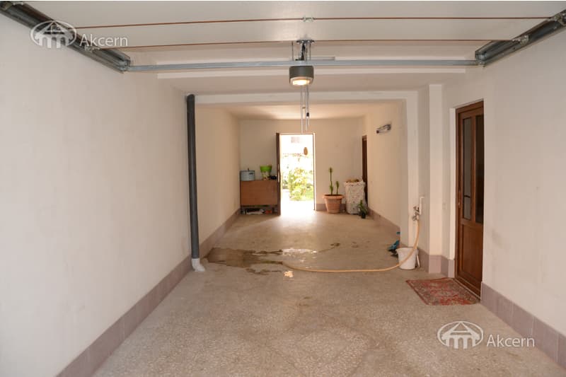 Дом · 5 комн. · 467 м² · Кентрон
