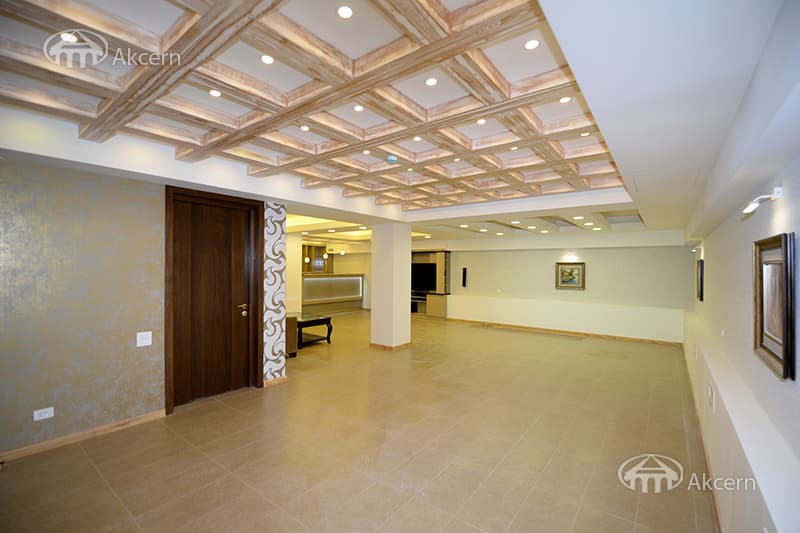 House · 5 rooms · 500 m² · Ajapnyak