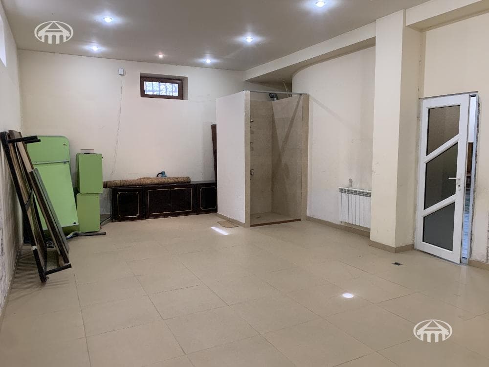 Առանձնատուն · 7 սեն. · 630 մ² · Կենտրոն